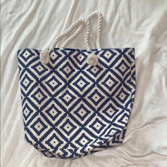 Summer and Rose Blue and White Chevron Tote Bag | Sz OS - Picture 2 of 5